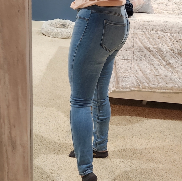 Old Navy Jeans - Picture 2 of 5